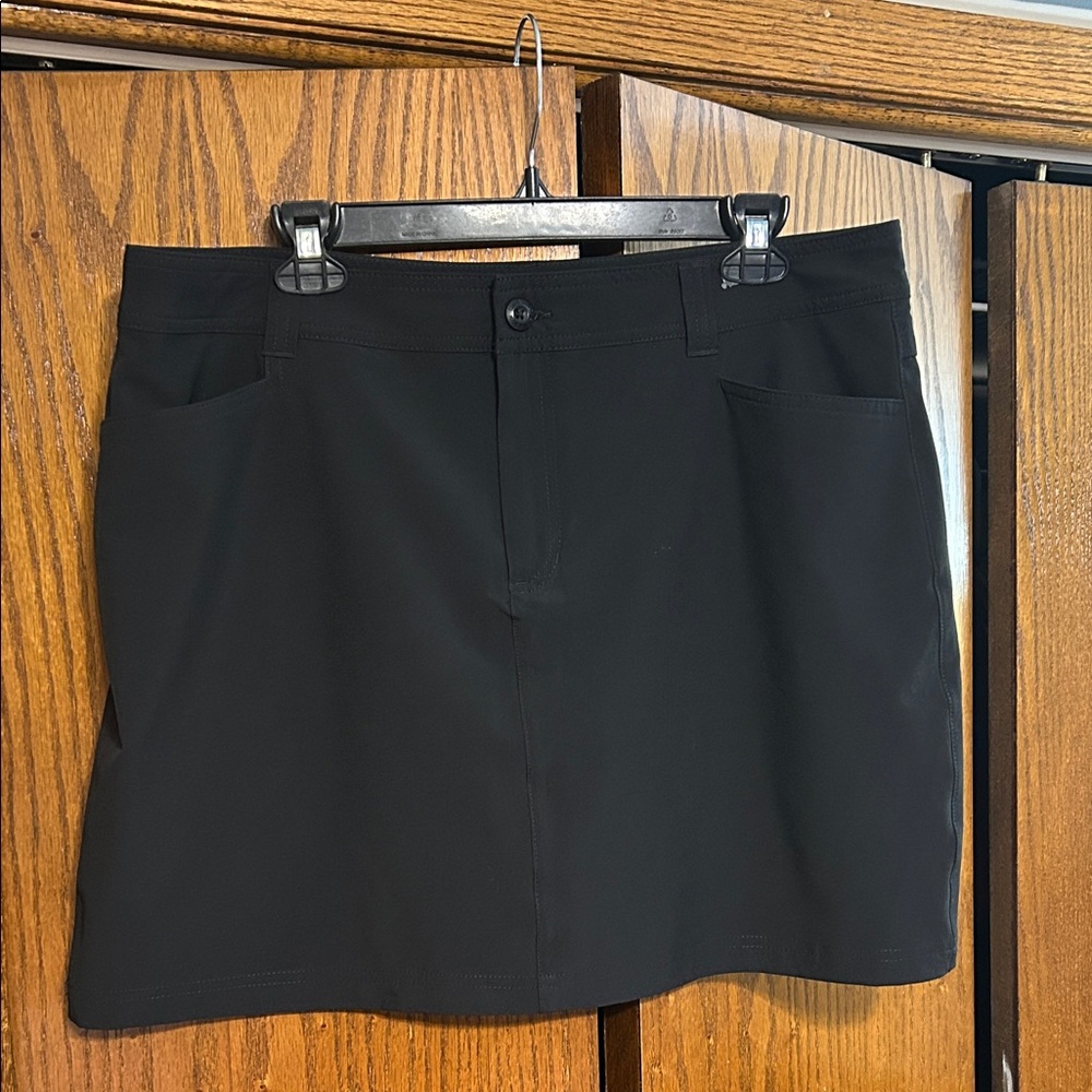 Eddie Bauer Black size 14 polyester golf Skirt